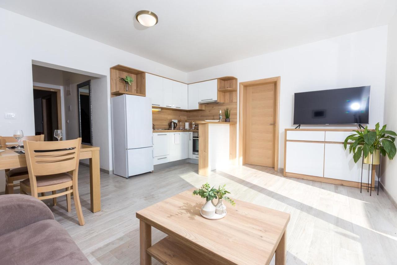 Apartmani Villa Paulo Stari Grad Kültér fotó