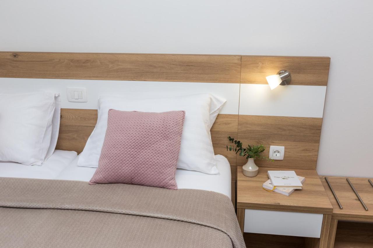 Apartmani Villa Paulo Stari Grad Kültér fotó