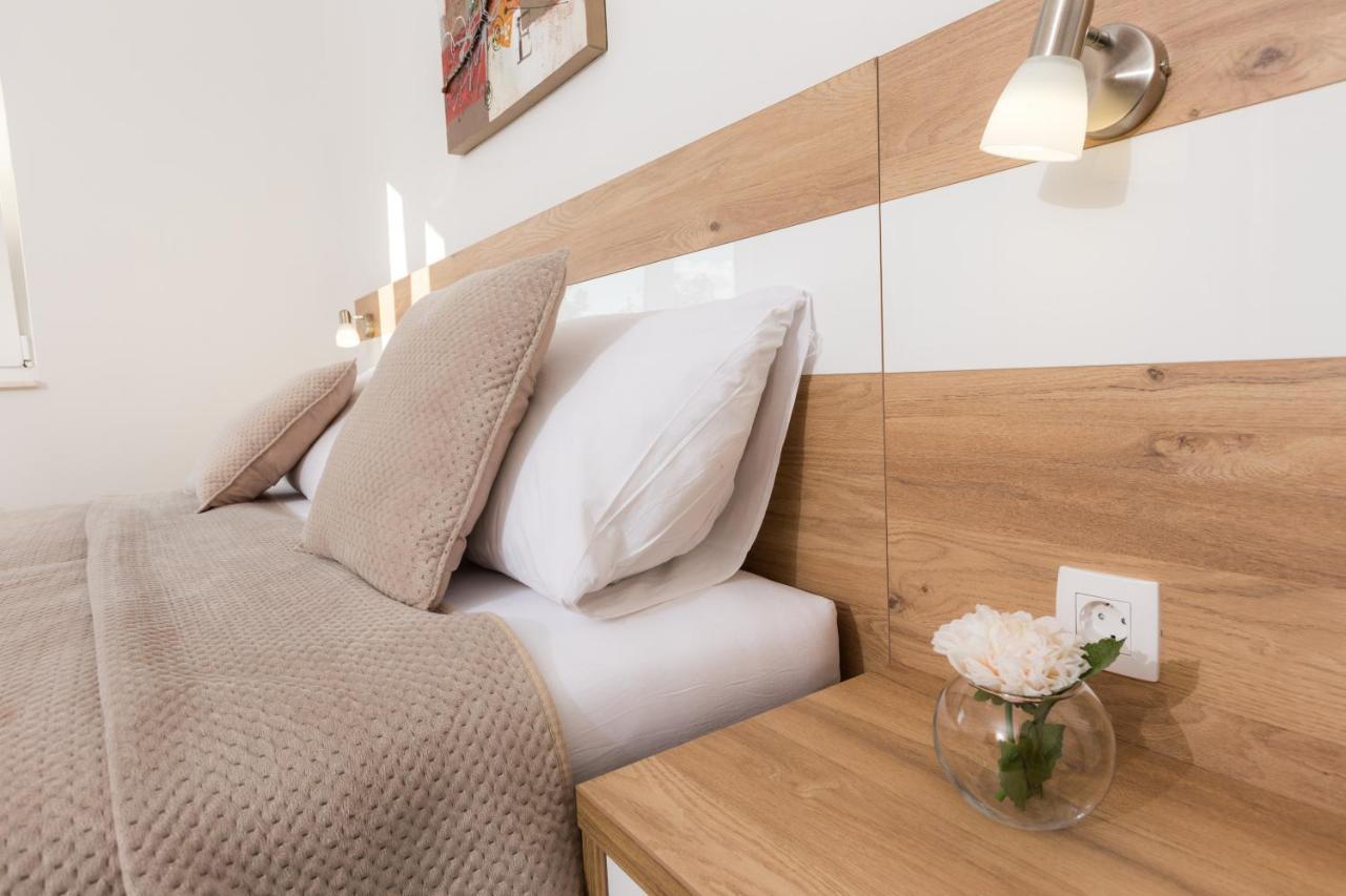 Apartmani Villa Paulo Stari Grad Kültér fotó