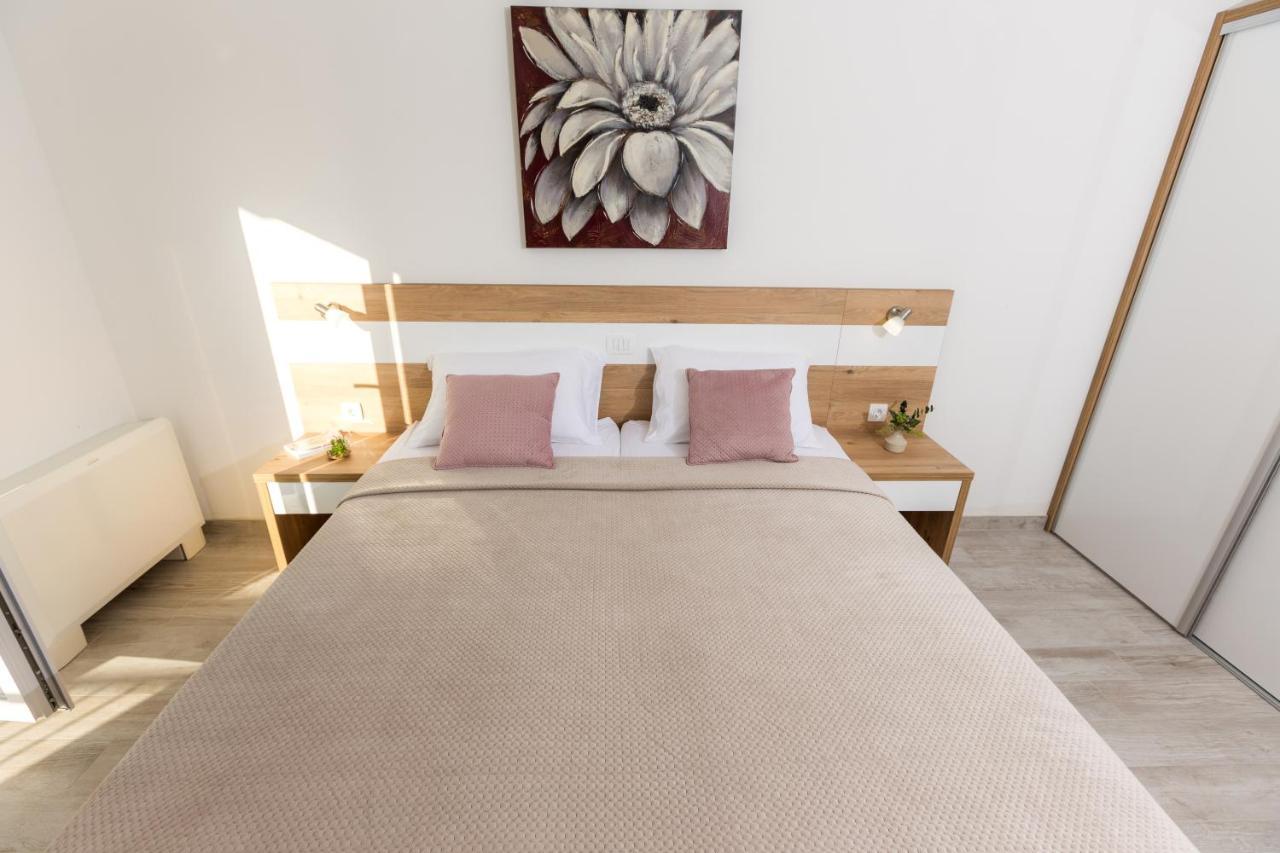 Apartmani Villa Paulo Stari Grad Kültér fotó
