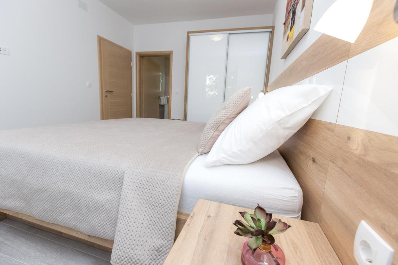 Apartmani Villa Paulo Stari Grad Kültér fotó