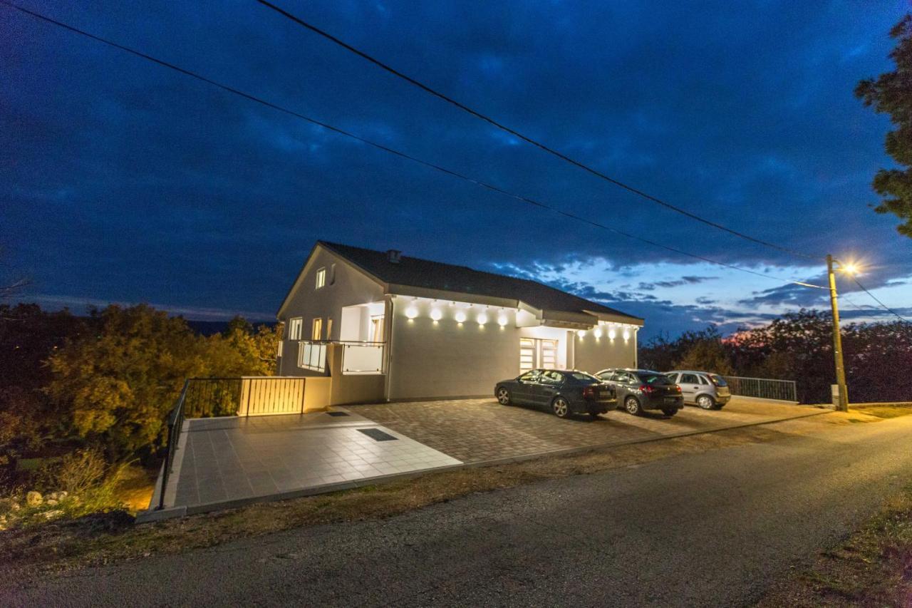 Apartmani Villa Paulo Stari Grad Kültér fotó